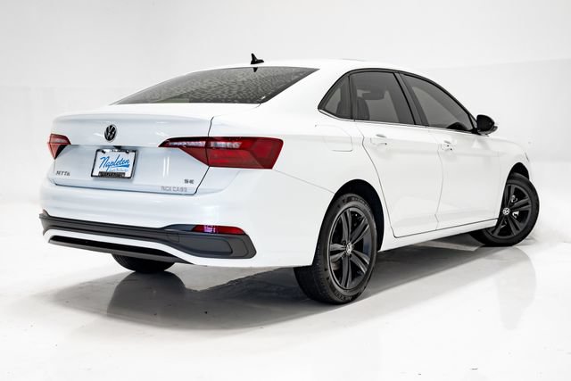 Used 2024 Volkswagen Jetta SE w/ Panoramic Sunroof Package FWD image 24