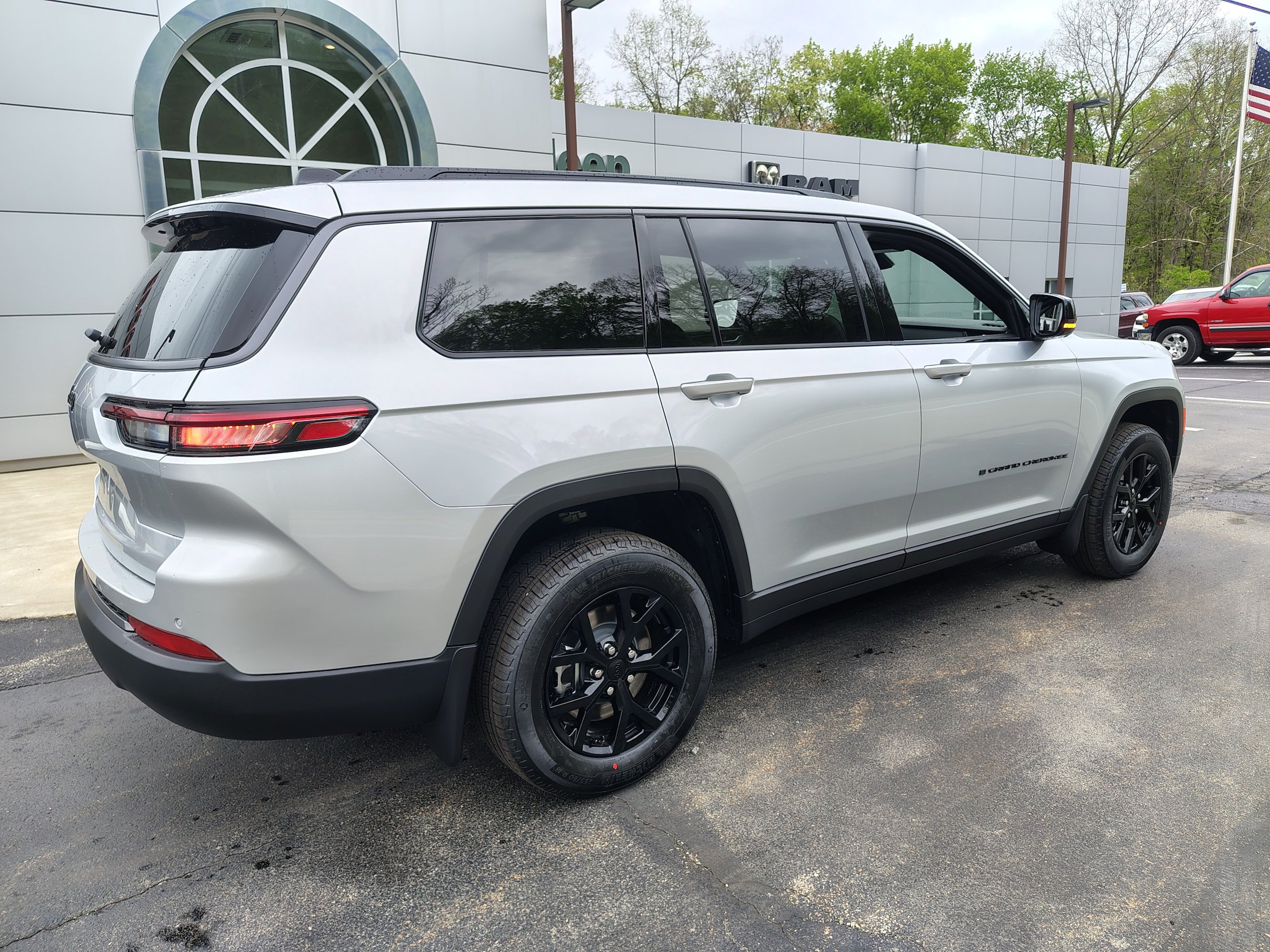 New 2026 Jeep Grand Cherokee L 4WD image 15