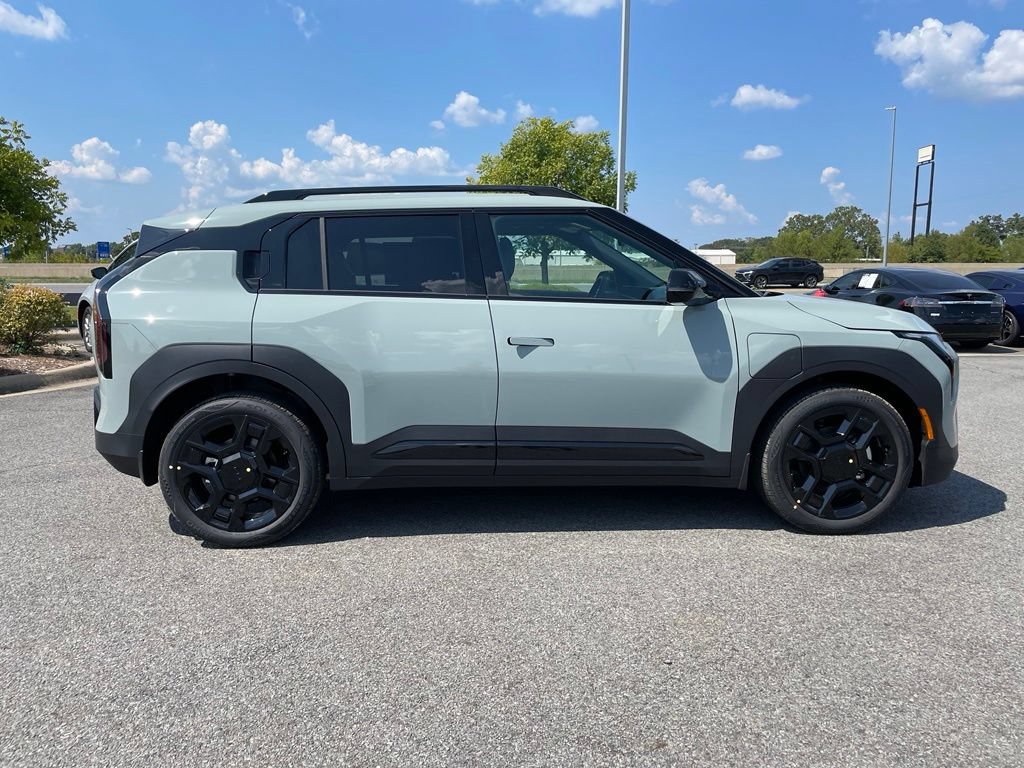 New 2027 Kia EV3 Wind w/ Wind Fwd Nightfall Package image 9