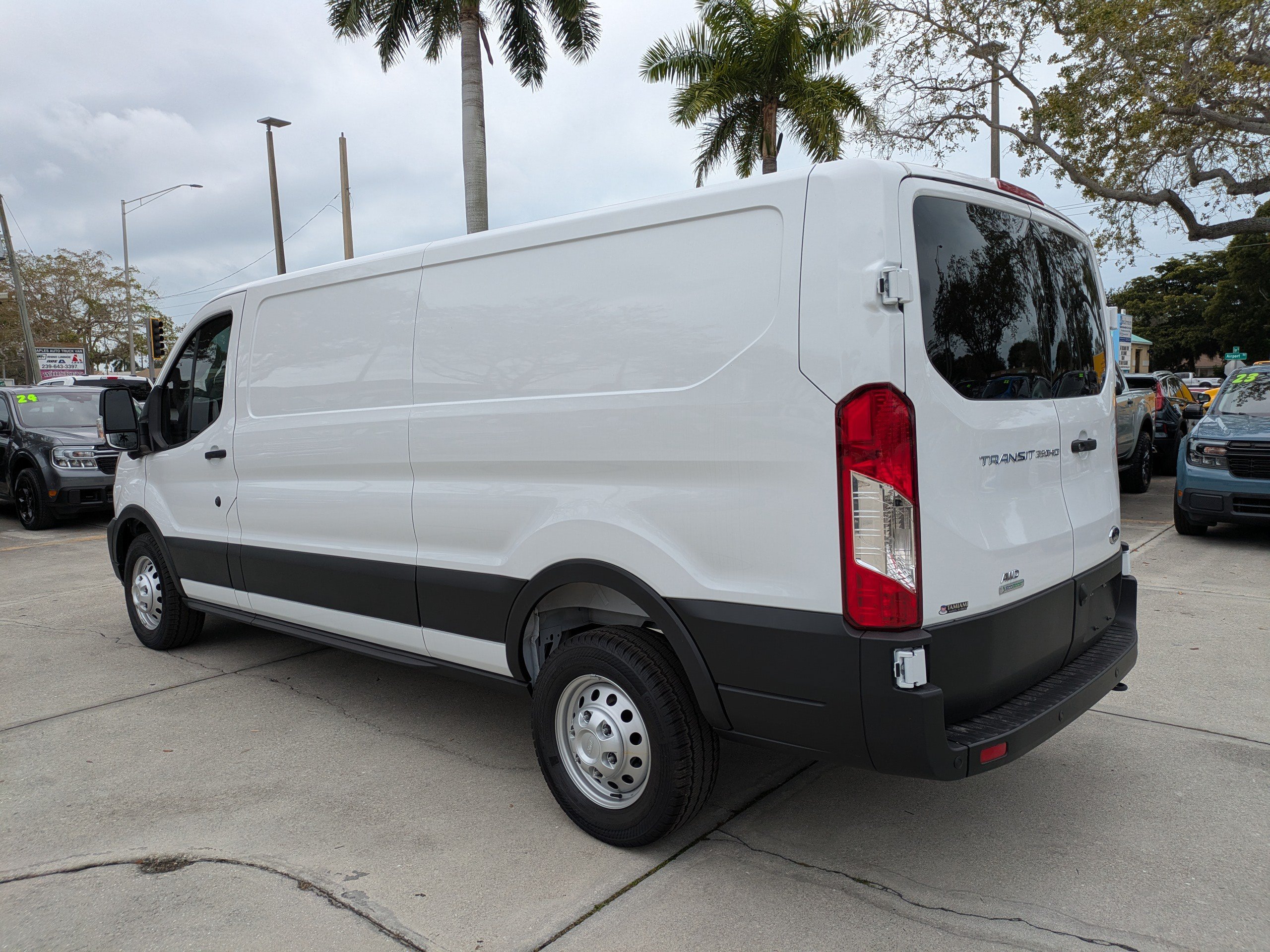 Used 2025 Ford Transit 350 148 Low Roof AWD w/ Load Area Protection Package image 4