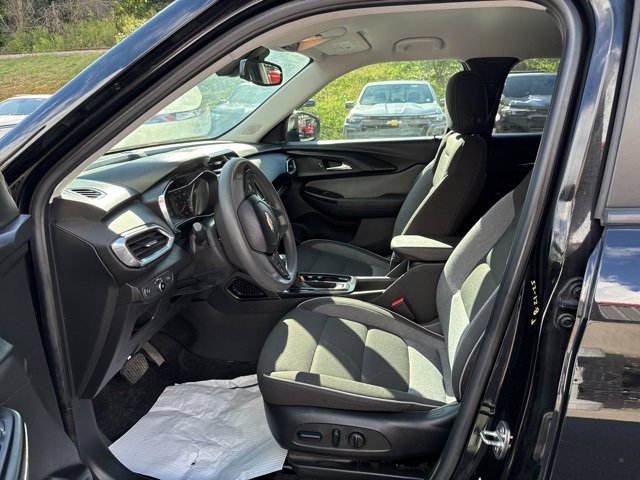 Used 2023 Chevrolet TrailBlazer LT w/ Convenience Package image 13