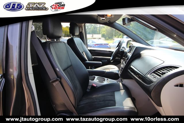 Used 2020 Dodge Grand Caravan SXT FWD image 14
