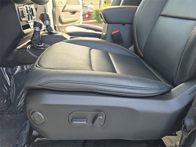 Used 2024 Jeep Wrangler Sahara w/ Technology Group image 29