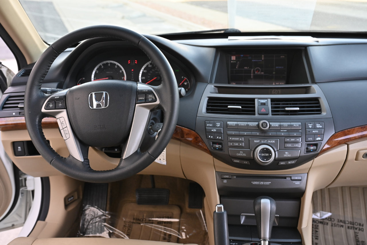 Used 2011 Honda Accord EX-L image 16