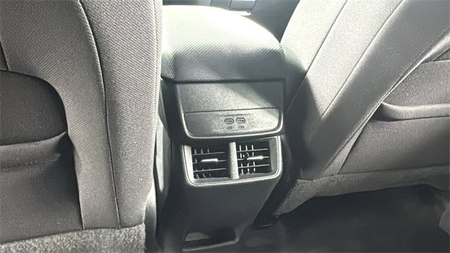 Used 2025 Chevrolet Equinox LT image 36