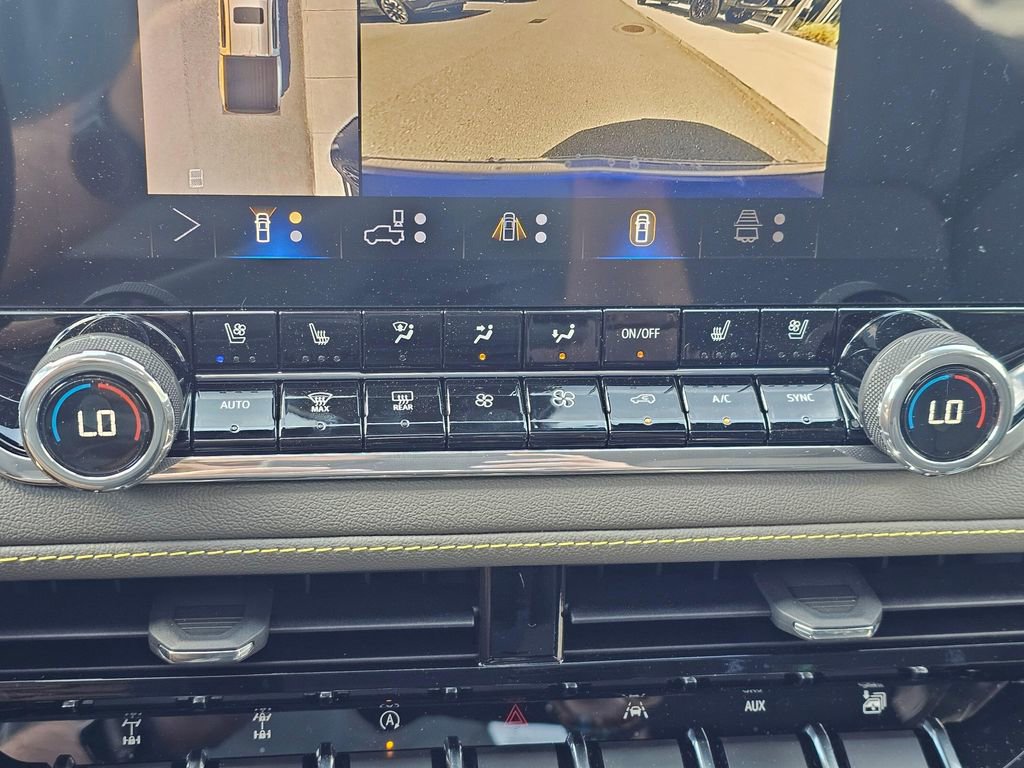 New 2026 Chevrolet Colorado ZR2 w/ Technology Package AWD/4WD image 32