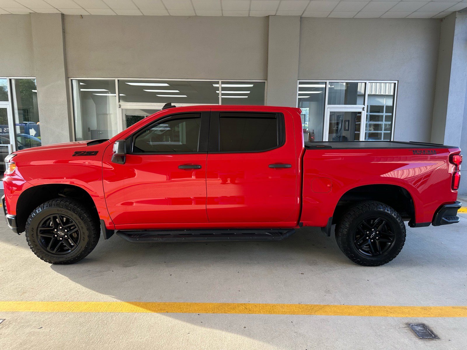Used 2021 Chevrolet Silverado 1500 Custom Trail Boss w/ LPO, Dark Essentials Package AWD/4WD image 5