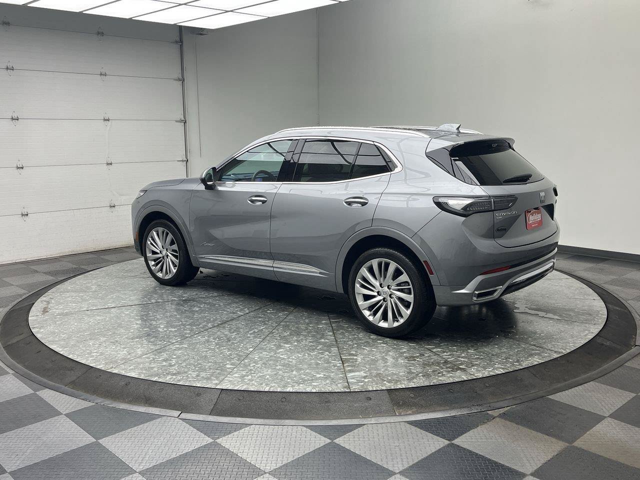 Certified 2025 Buick Envision Avenir AWD/4WD image 2
