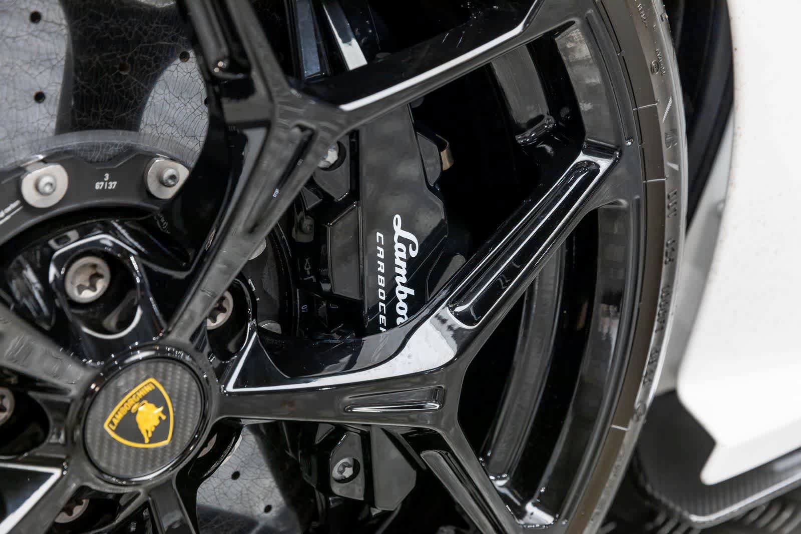 Used 2024 Lamborghini Revuelto AWD/4WD image 54