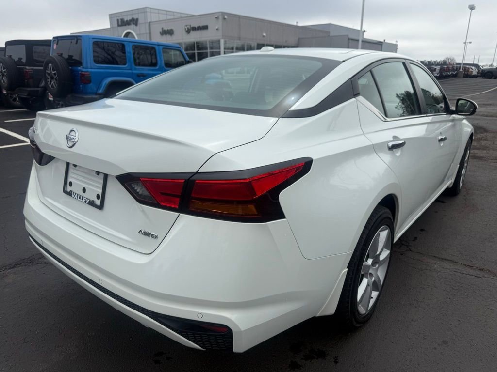 Used 2022 Nissan Altima 2.5 AWD/4WD image 3