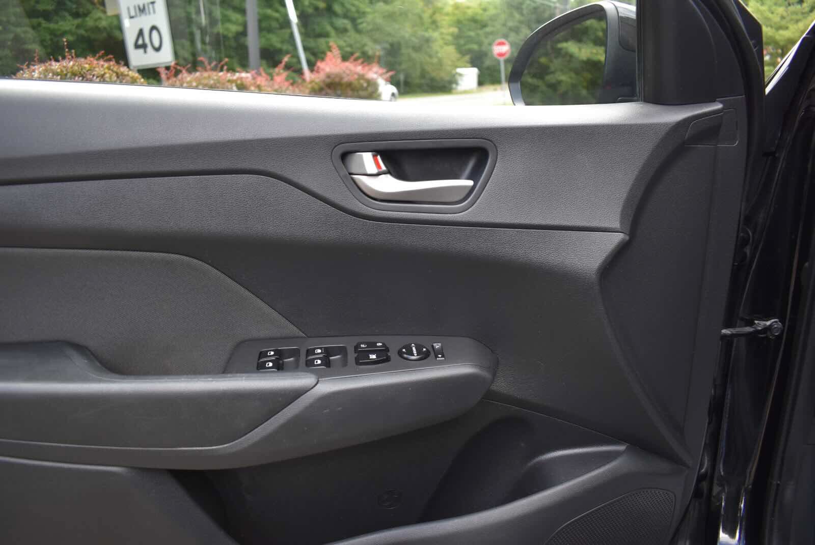 Used 2020 Hyundai Accent SE FWD image 57