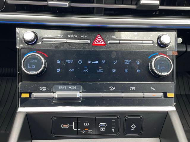 Used 2025 Hyundai Santa Fe Limited FWD image 32