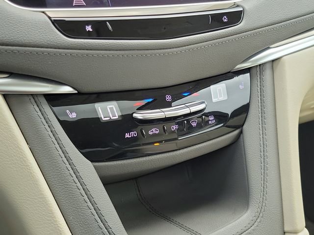 Certified 2023 Cadillac XT5 Premium Luxury FWD image 30