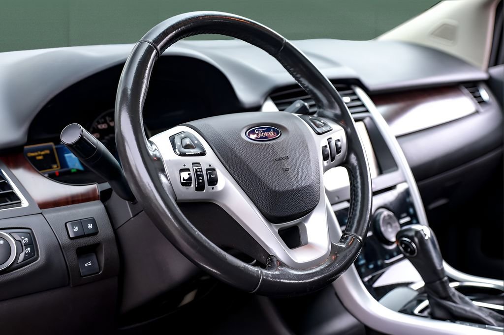 Used 2013 Ford Edge Limited image 25
