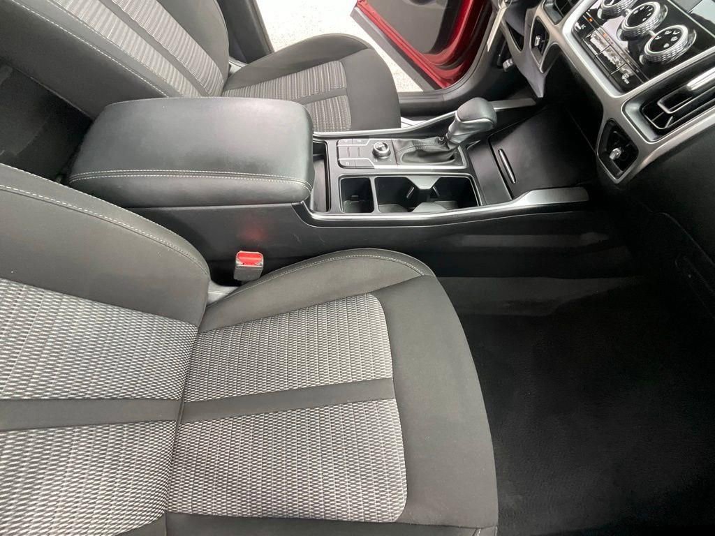 Used 2023 Kia Sorento LX image 35