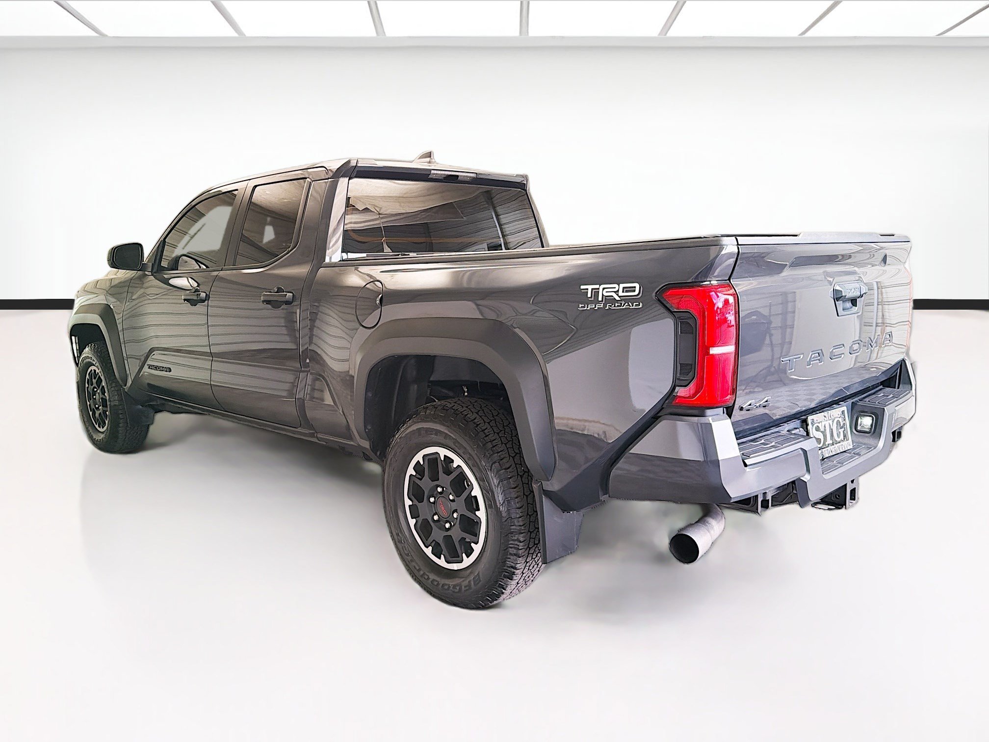 Used 2024 Toyota Tacoma TRD Off-Road AWD/4WD image 6