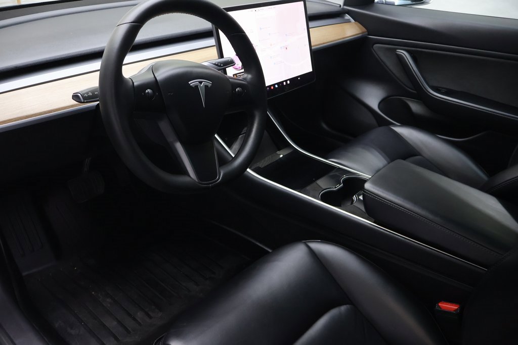 Used 2019 Tesla Model 3 Long Range image 17