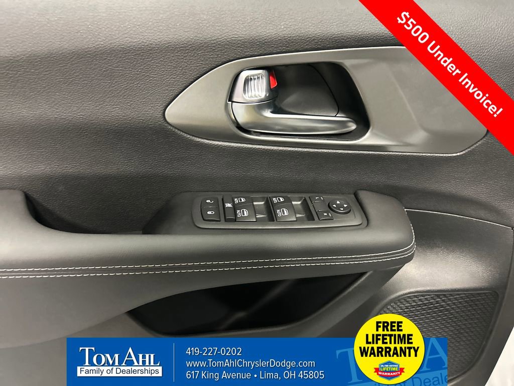 New 2026 Chrysler Voyager LX image 12