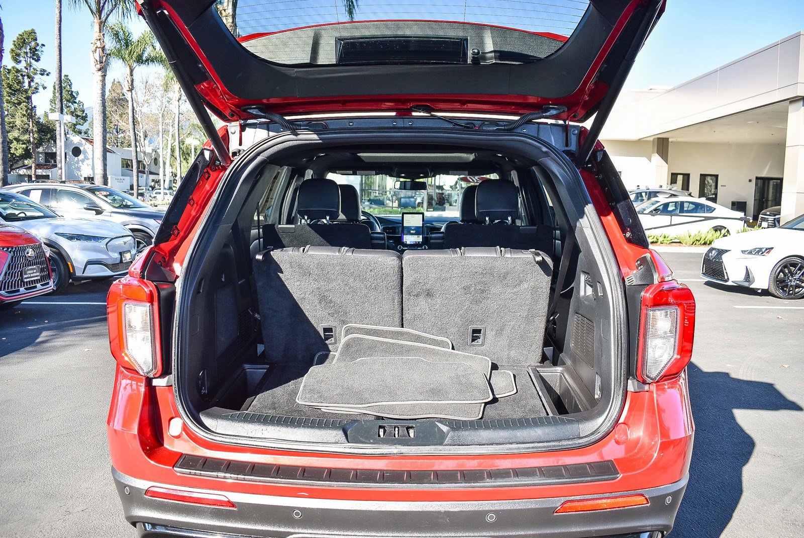 Used 2020 Ford Explorer ST w/ Premium Technology Package image 23