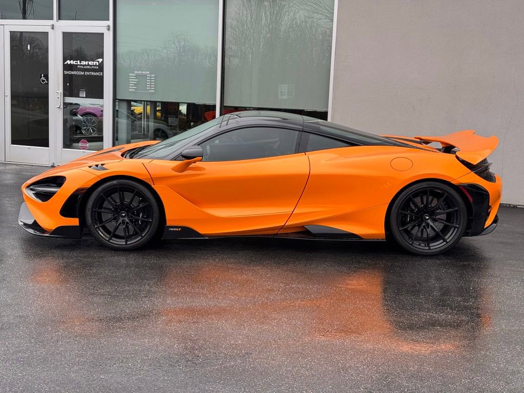 Used 2021 McLaren 765LT RWD image 3