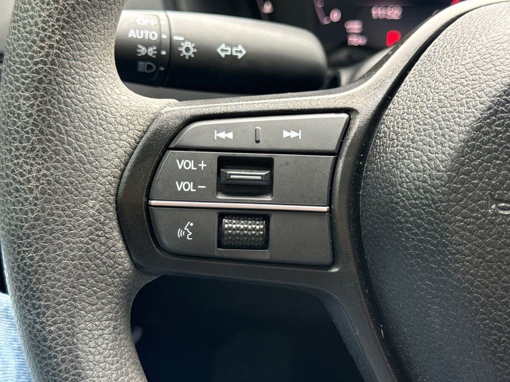 Used 2025 Honda Accord SE image 29