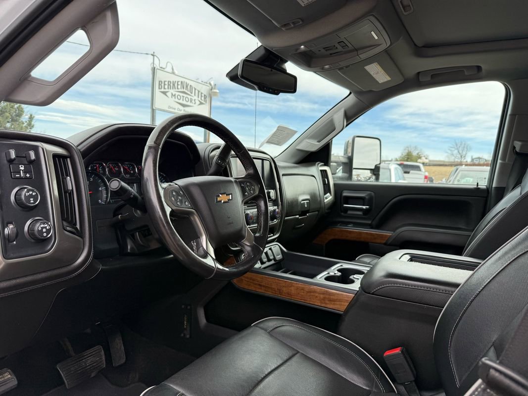 Used 2019 Chevrolet Silverado 3500 High Country w/ Duramax Plus Package image 13