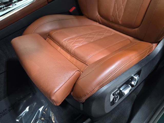 Certified 2025 BMW X7 M60i AWD/4WD image 25