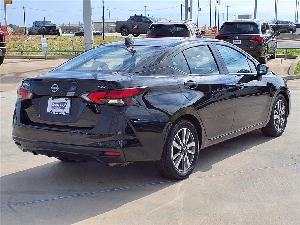 Used 2023 Nissan Versa SV image 7
