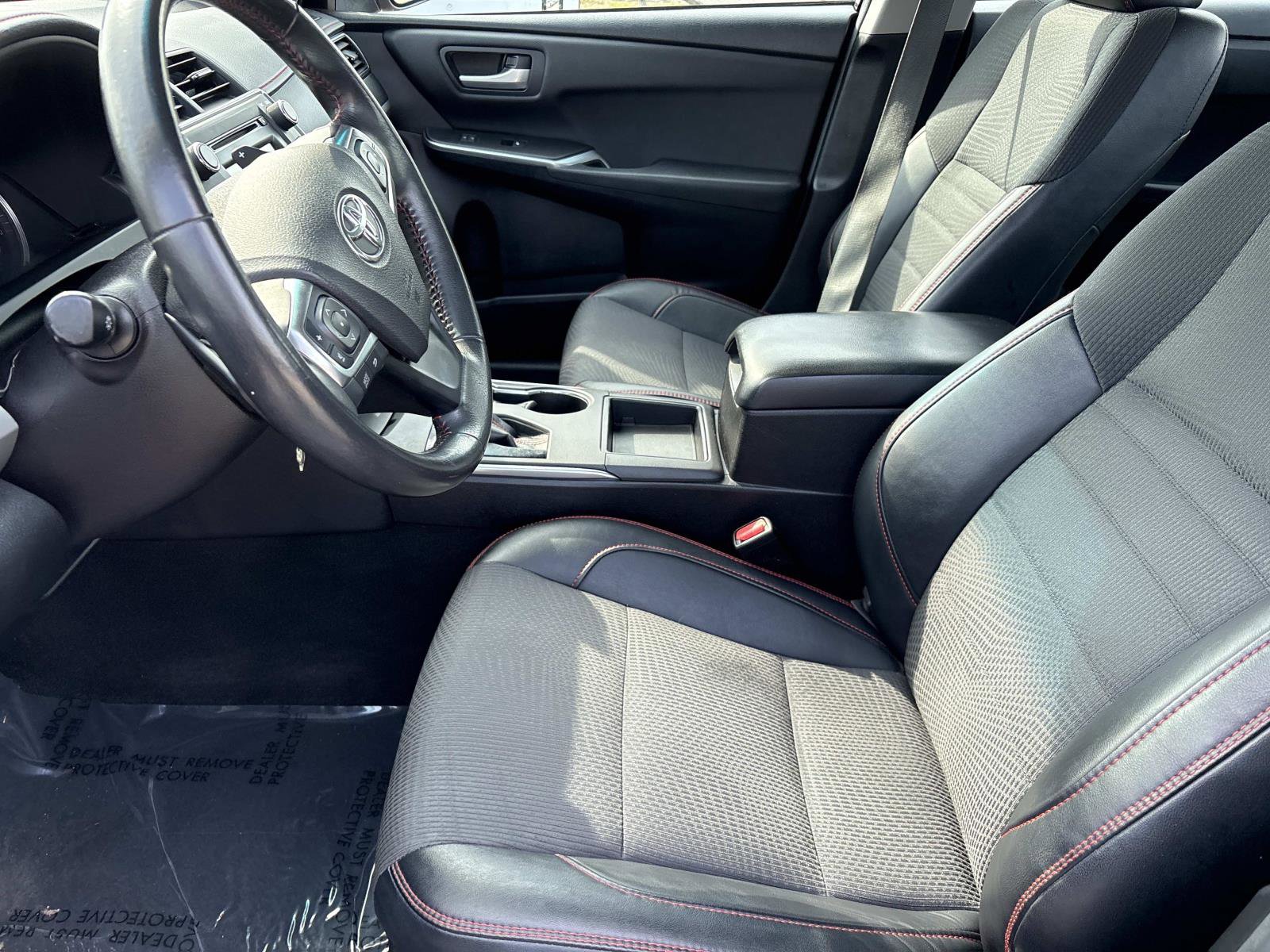 Used 2016 Toyota Camry SE image 14