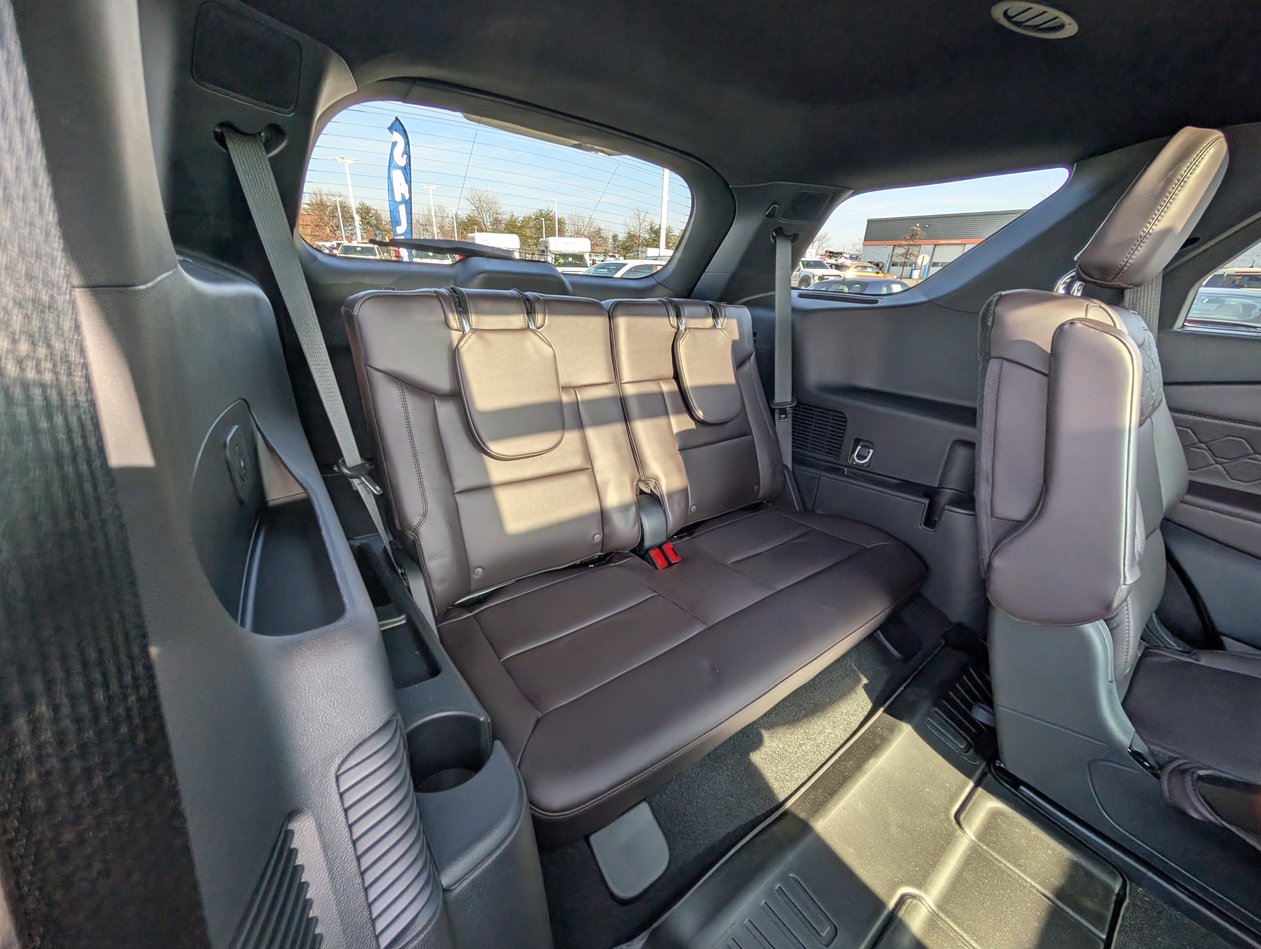 Used 2025 Ford Explorer Platinum w/ Ultimate Package image 12