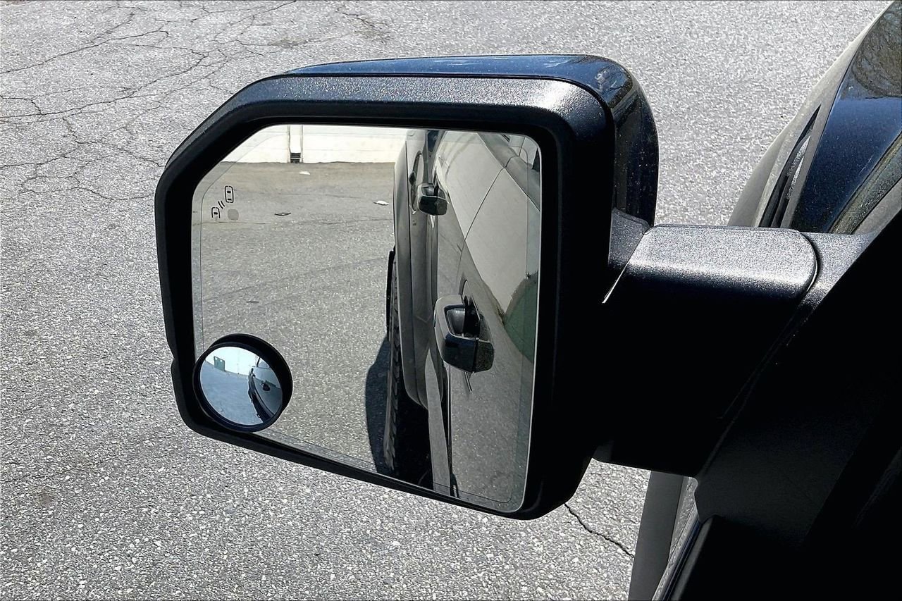 Used 2018 Ford F150 Raptor w/ Equipment Group 802A Luxury image 31