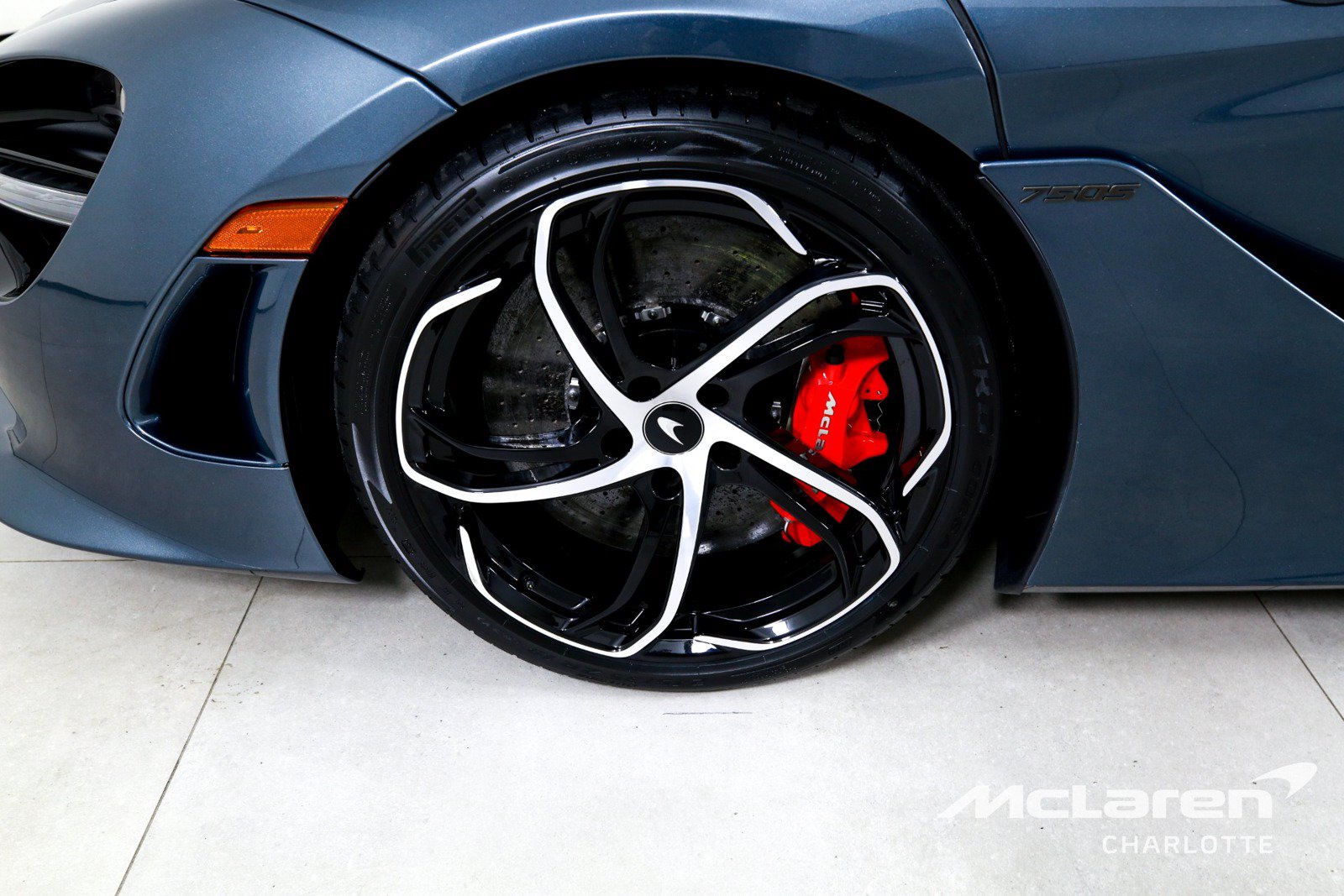 Used 2025 McLaren 750S RWD image 24