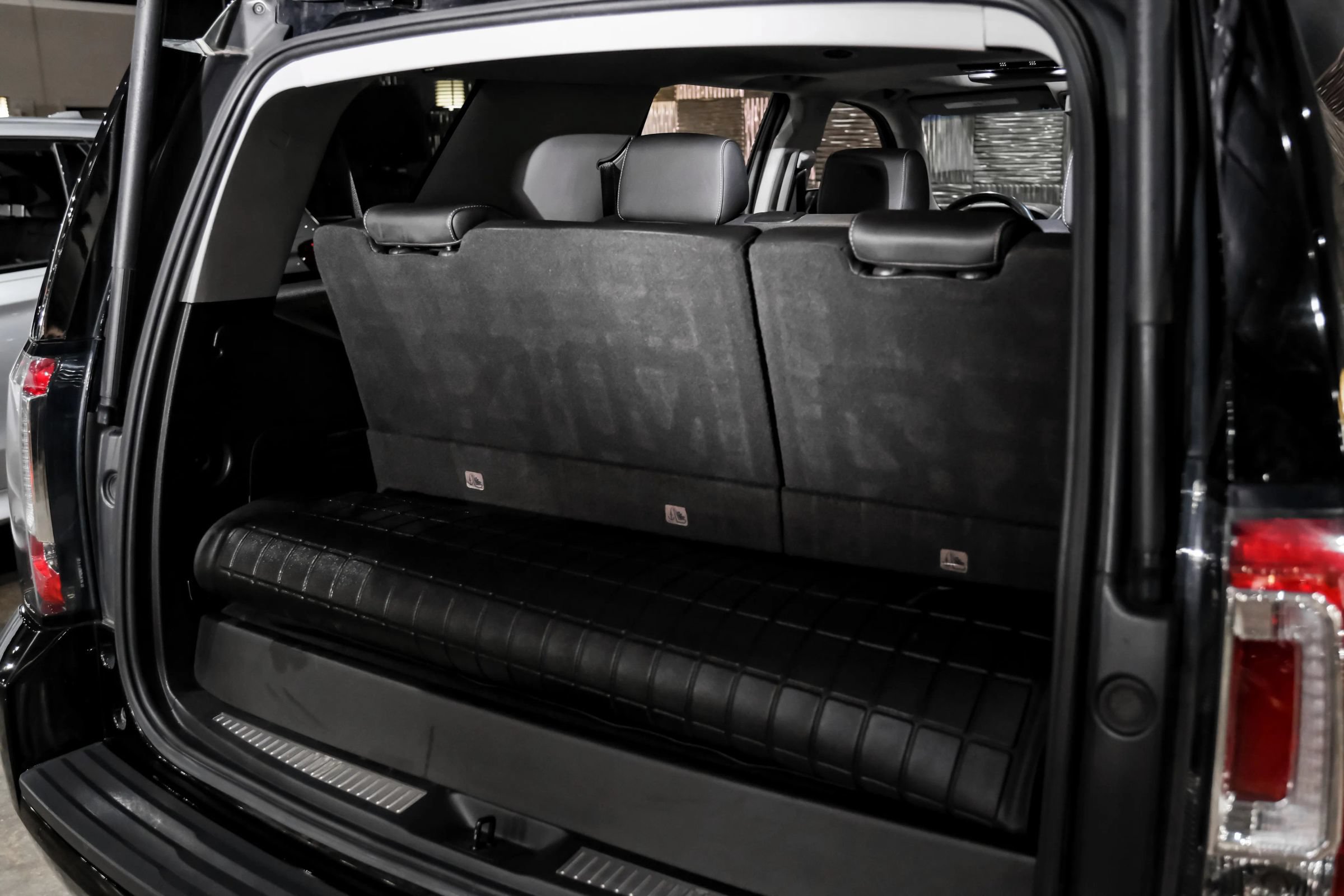 Used 2020 GMC Yukon SLT w/ Open Road Package AWD/4WD image 53