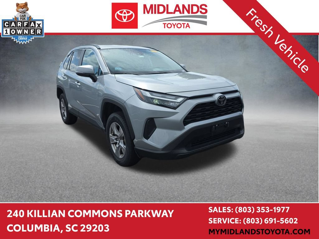 Used 2025 Toyota RAV4 XLE AWD/4WD image 1