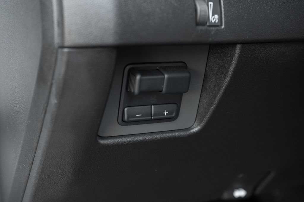 Used 2025 Chevrolet Colorado Trail Boss AWD/4WD image 30