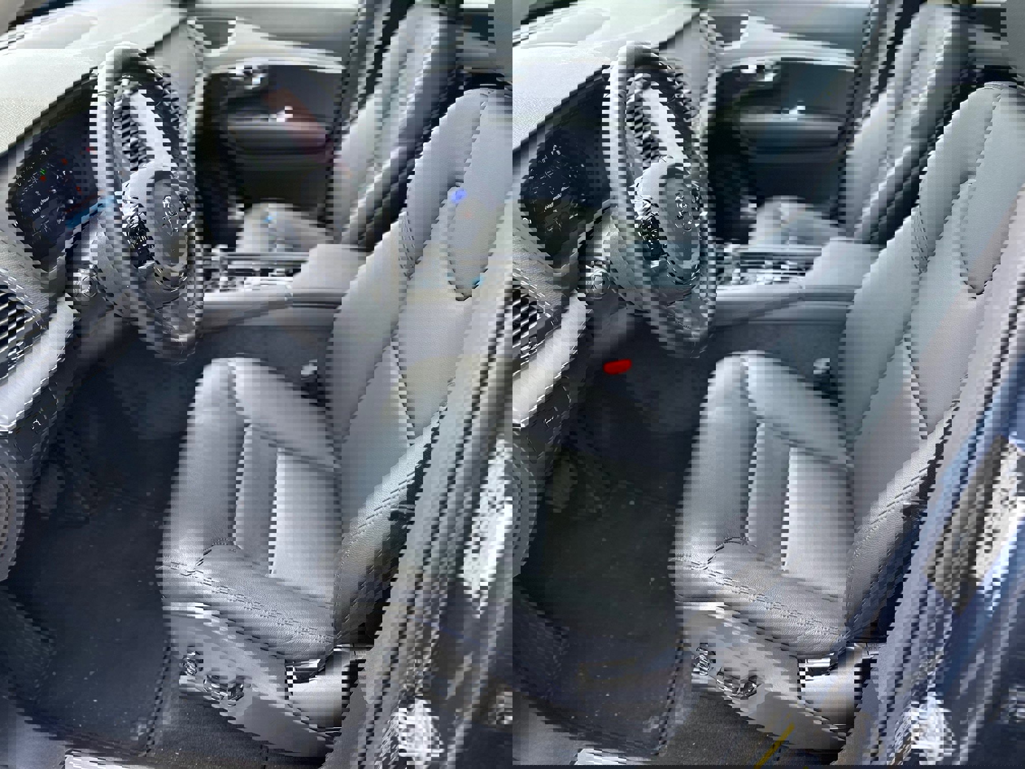Certified 2025 Volvo XC90 B5 Core image 6