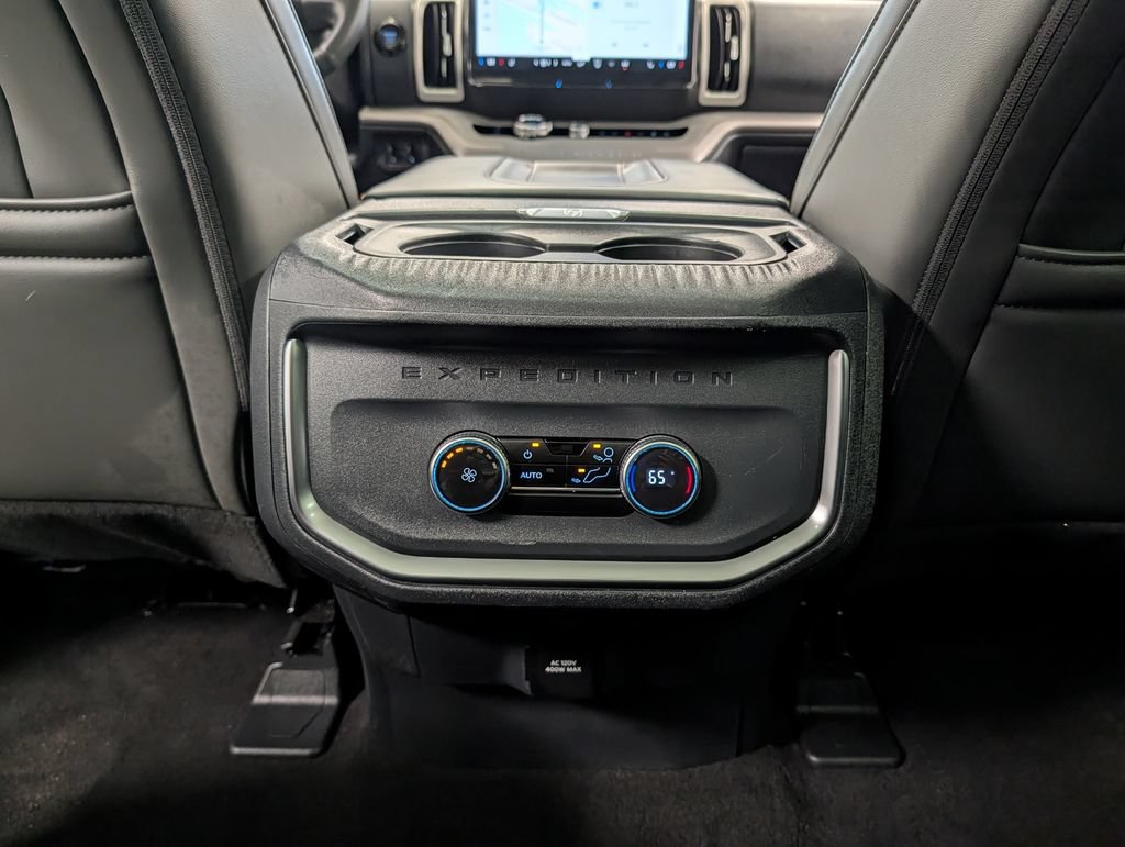 Used 2025 Ford Expedition Active AWD/4WD image 30