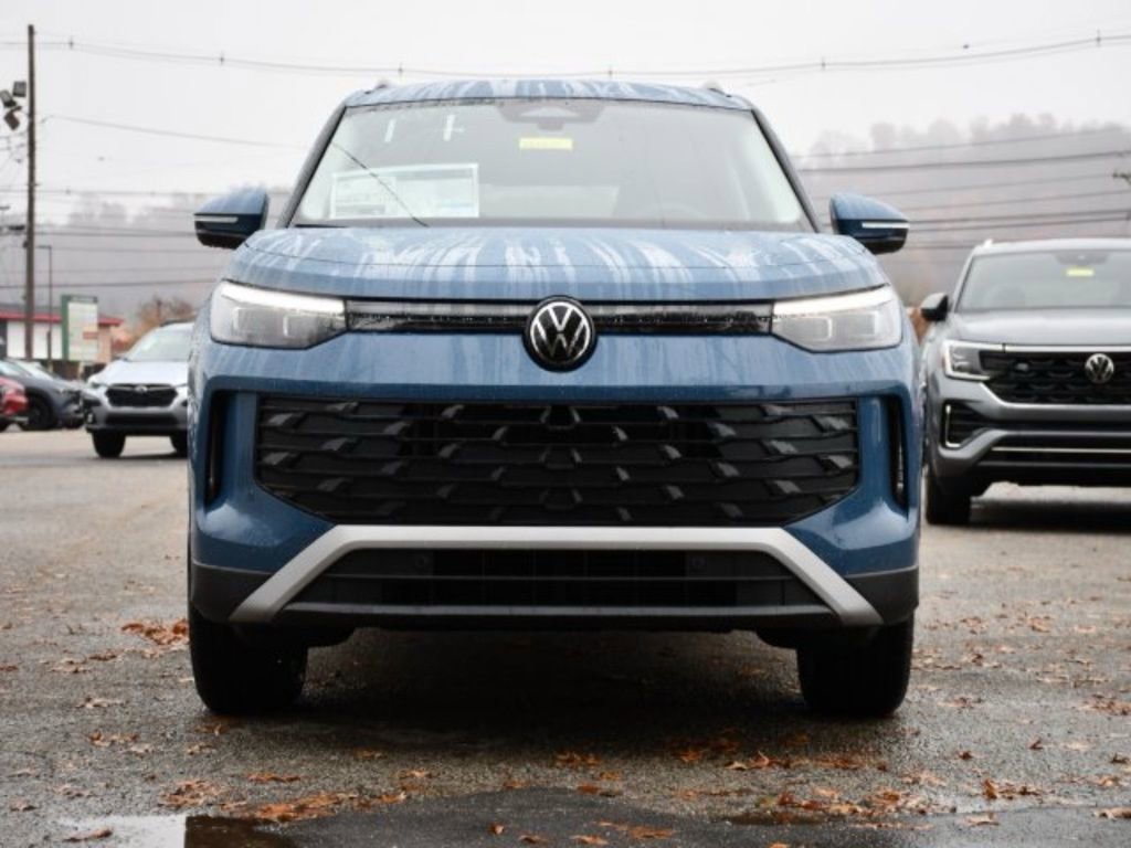 New 2026 Volkswagen Tiguan SE AWD/4WD image 2