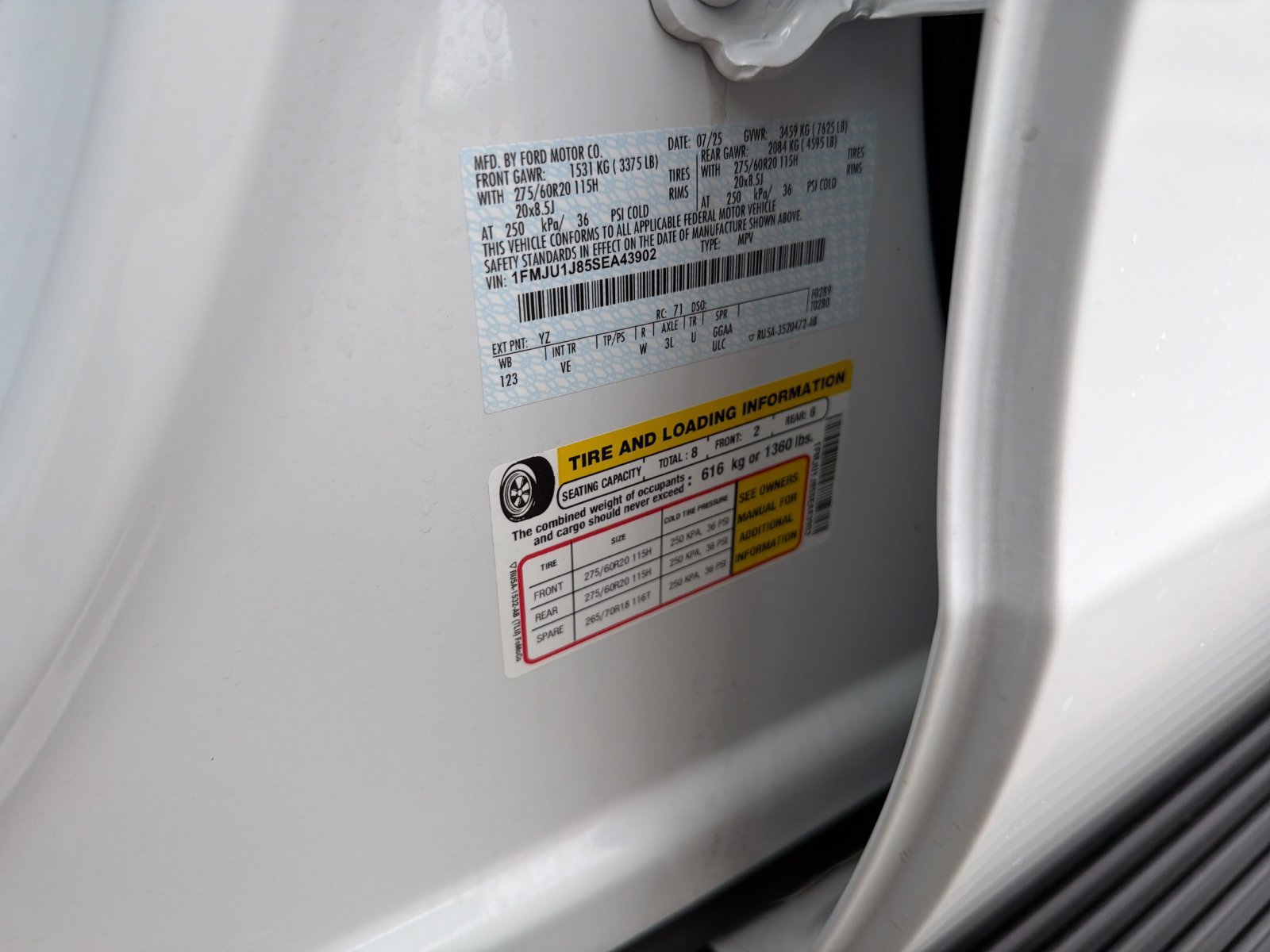 Used 2025 Ford Expedition Active AWD/4WD image 32