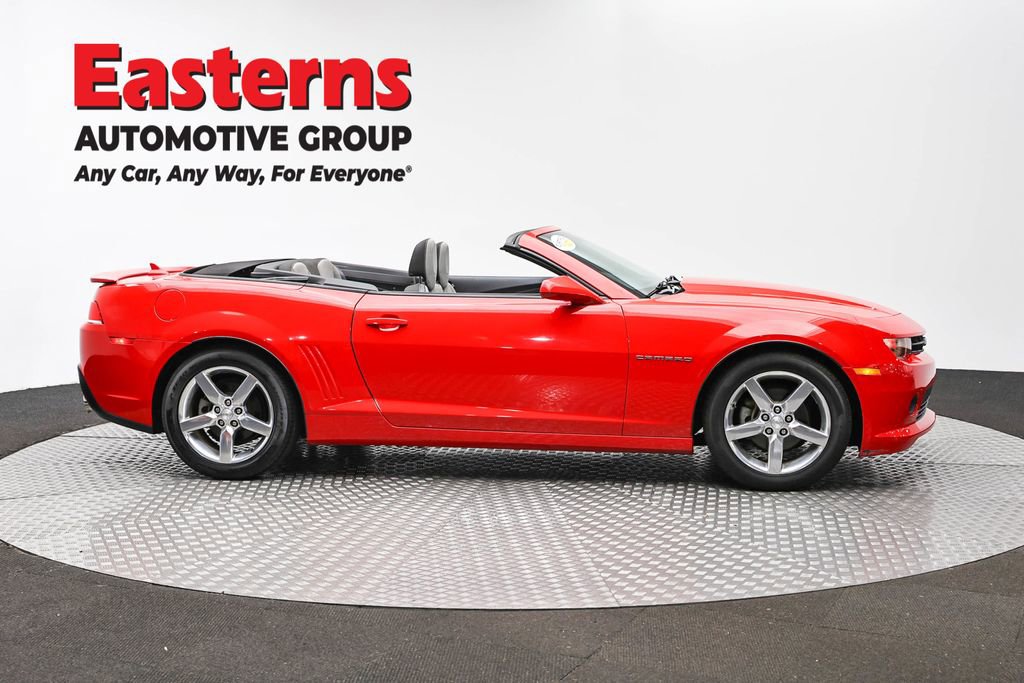 Used 2015 Chevrolet Camaro LT RWD image 4