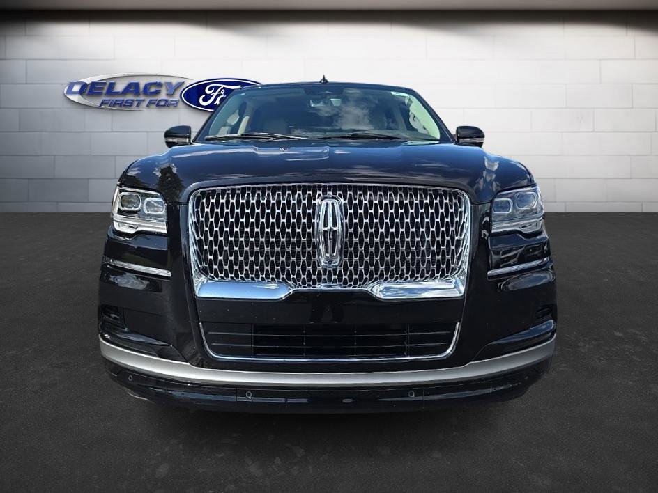 Used 2024 Lincoln Navigator Premiere image 8