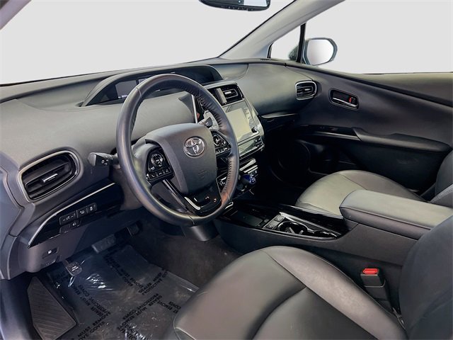 Used 2021 Toyota Prius XLE image 17