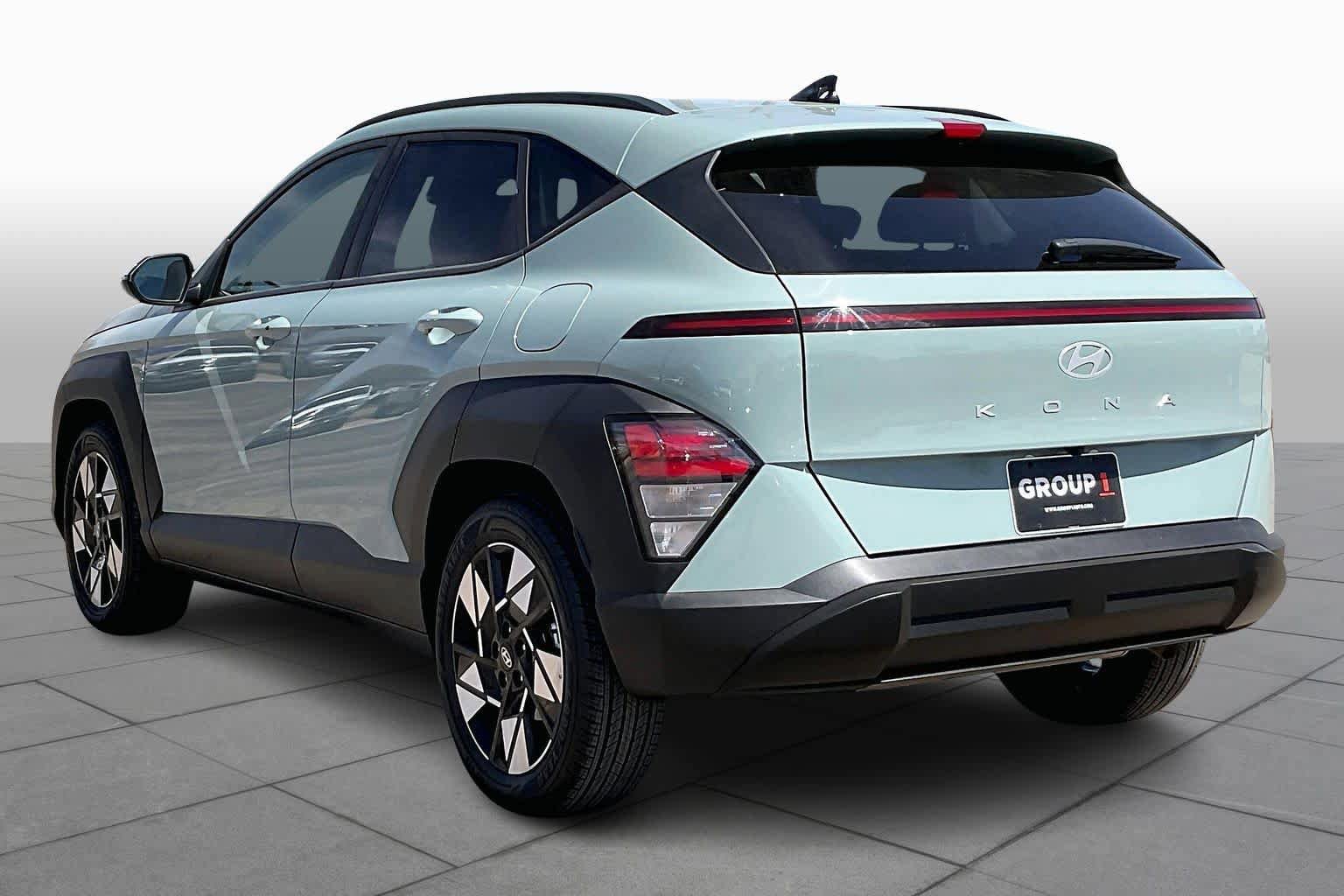 Used 2025 Hyundai Kona SEL FWD image 11