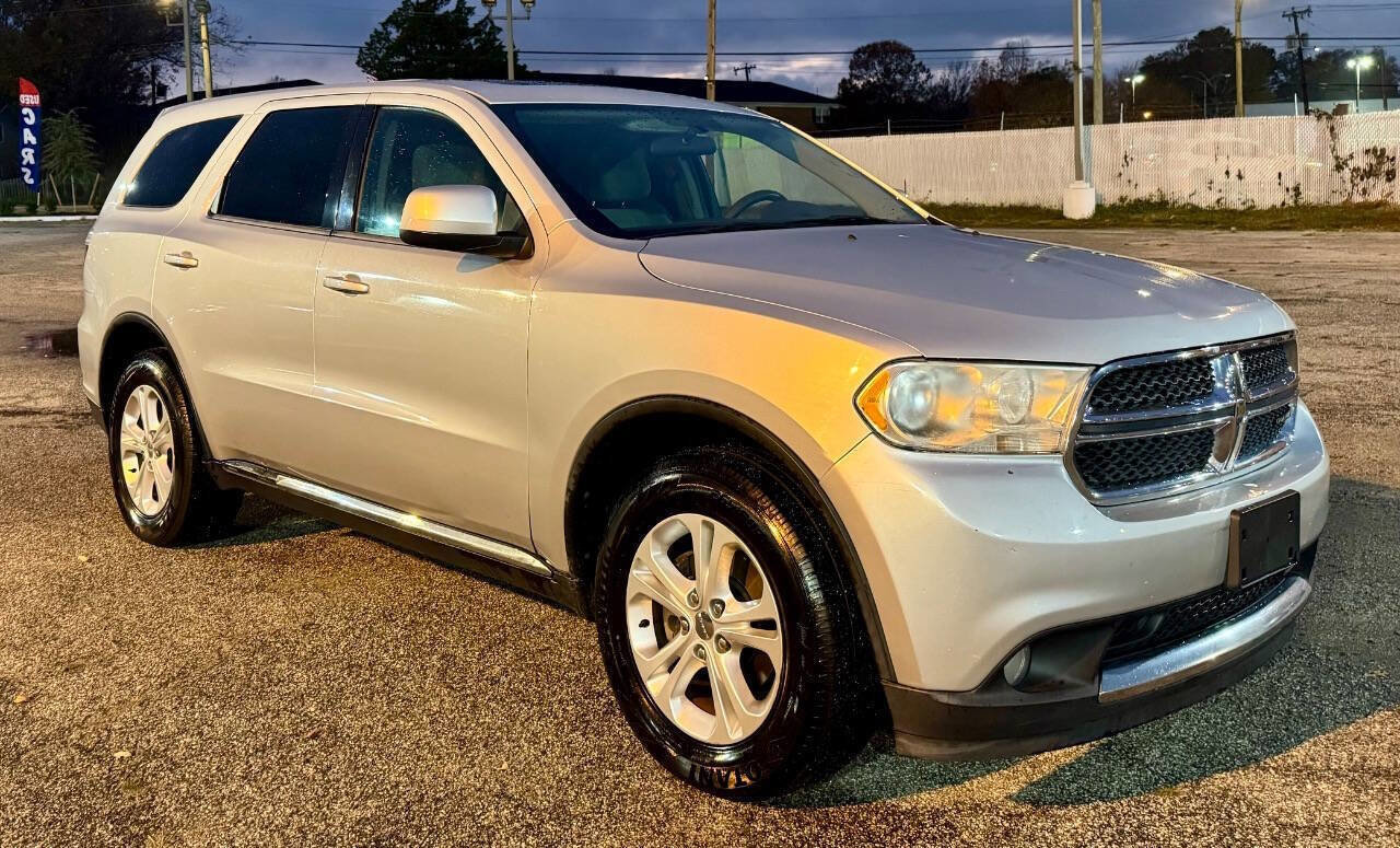 Used 2013 Dodge Durango SXT image 2
