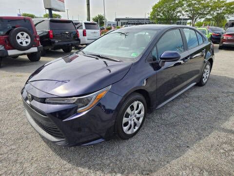 Used 2023 Toyota Corolla LE image 3