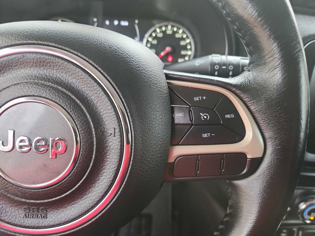 Used 2017 Jeep Renegade Latitude image 22