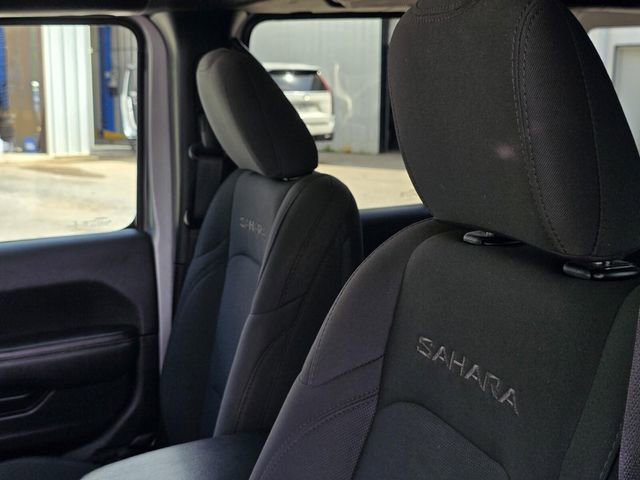 Used 2020 Jeep Wrangler Unlimited Sahara AWD/4WD image 28