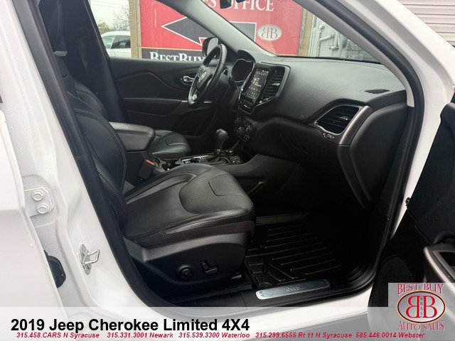 Used 2019 Jeep Cherokee Limited image 12