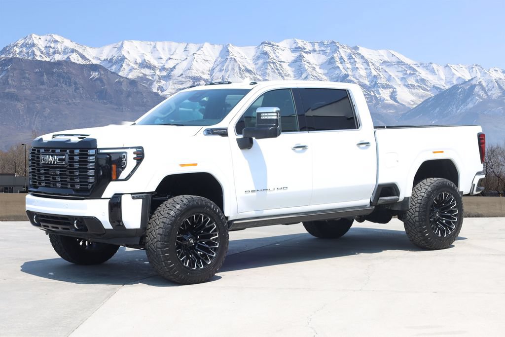 Used 2026 GMC Sierra 3500 Denali Ultimate AWD/4WD image 2
