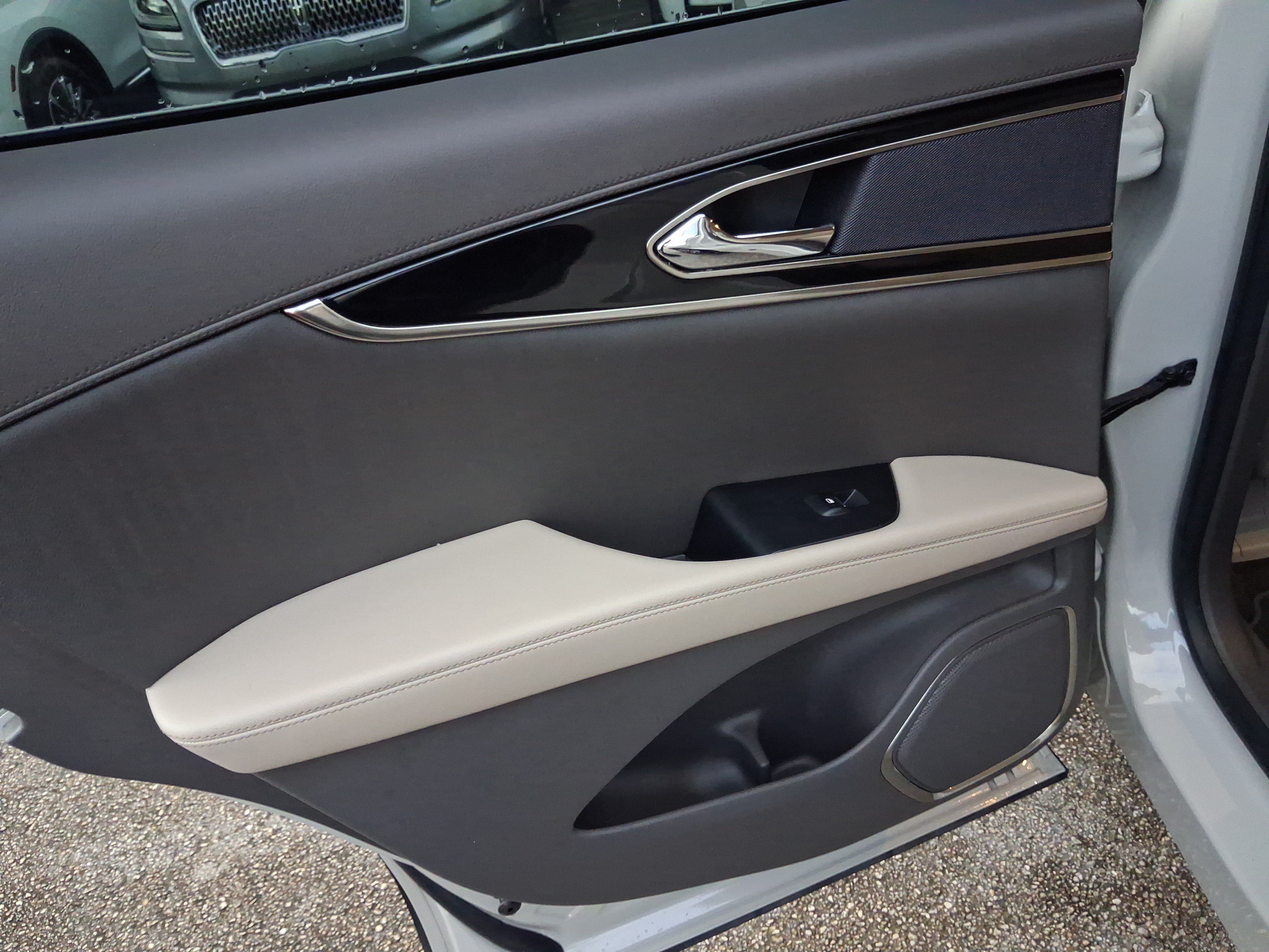 Certified 2023 Lincoln Nautilus FWD image 9